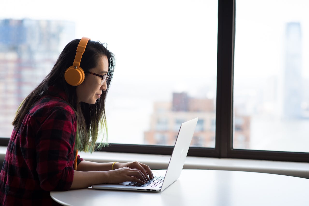 10 best HR podcasts to inspire your people processes in 2024